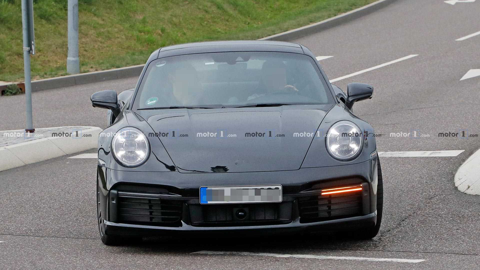 porsche-911-turbo-992-generation-spy-sho