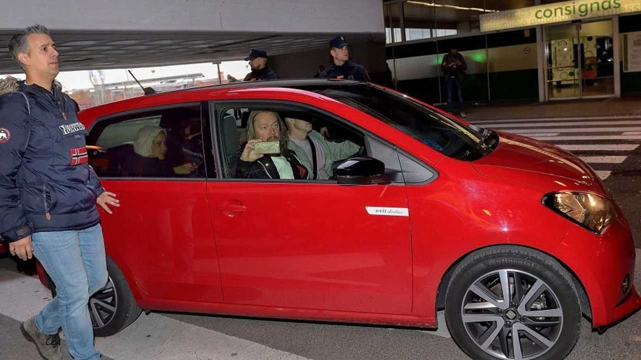 Greta Thunberg va in giro con una Seat Mii elettrica