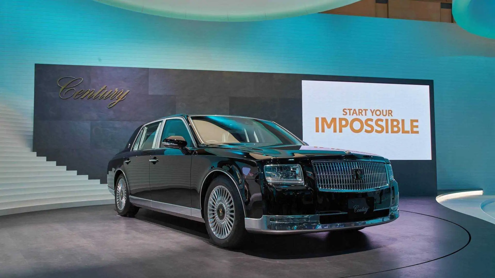 2018 Toyota Century Reveals Its Classic photo