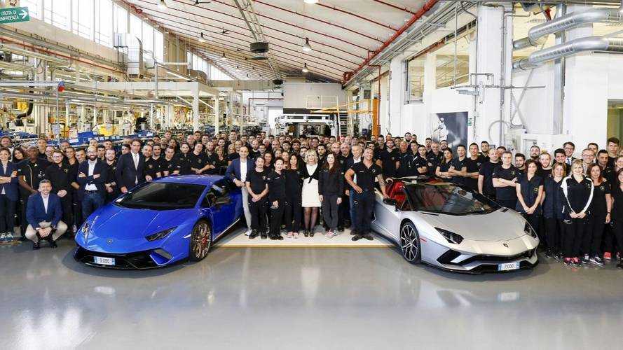 A 7000. Aventador és a 9000. Huracán is legördült a gyártósorról