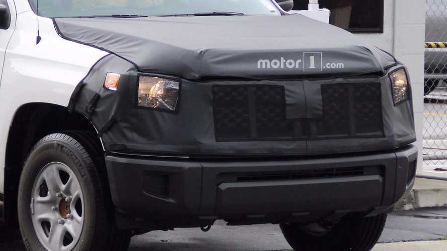 Toyota Tundra refresh spy pics