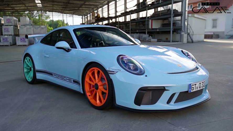 Porsche 911 GT3 with different colour wheels