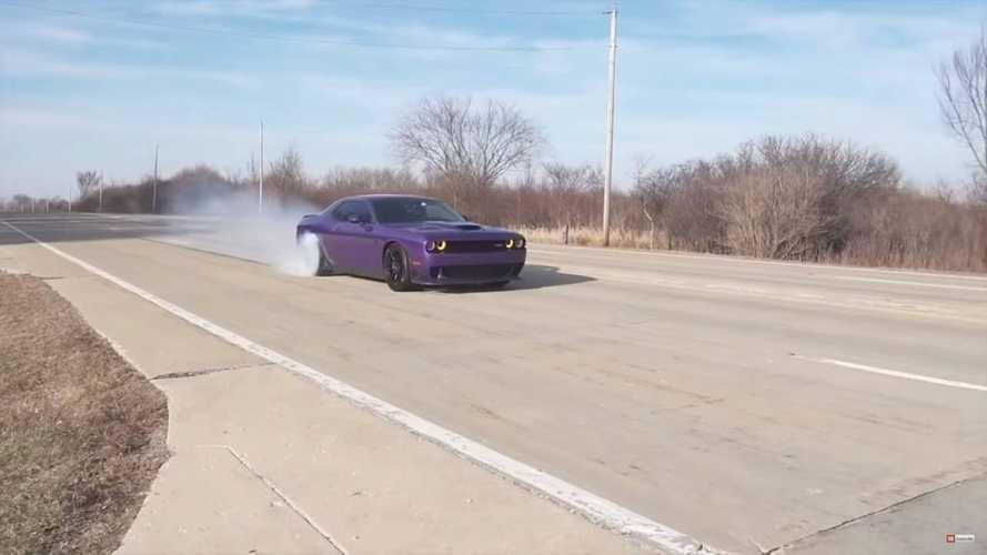 Dodge Challenger Hellcat Fire