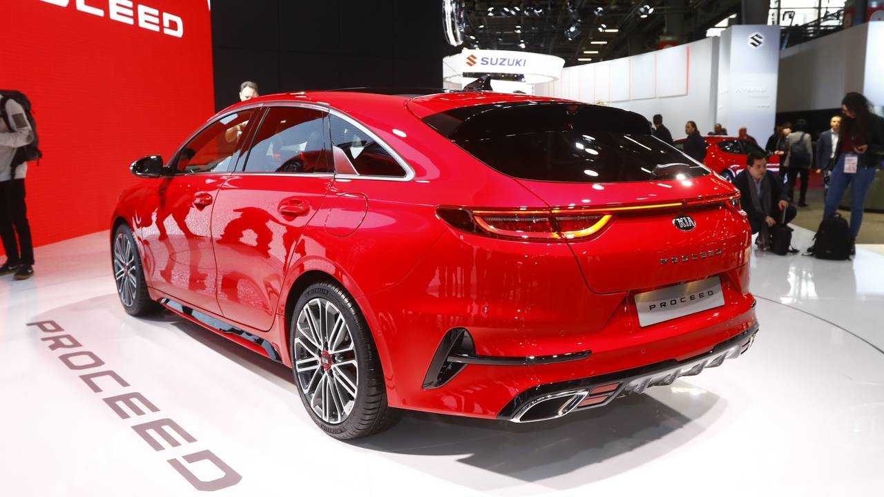 Kia Proceed 2018 Paris Otomobil Fuarı'nda