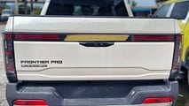Nova Nissan Frontier híbrida plug-in é flagrada no Porto de Santos (SP)