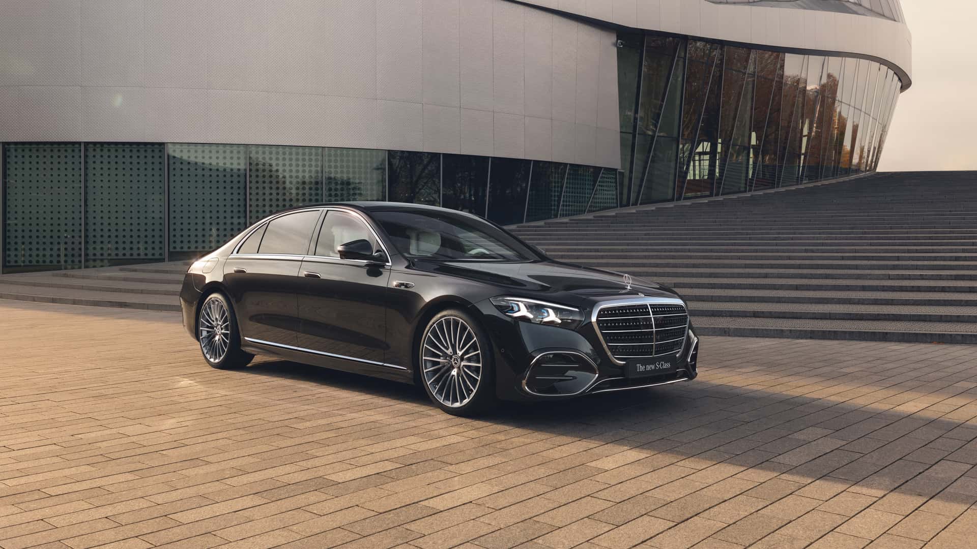 https://cdn.motor1.com/images/mgl/1Z2GB7/s1/2027-mercedes-benz-s-class.jpg