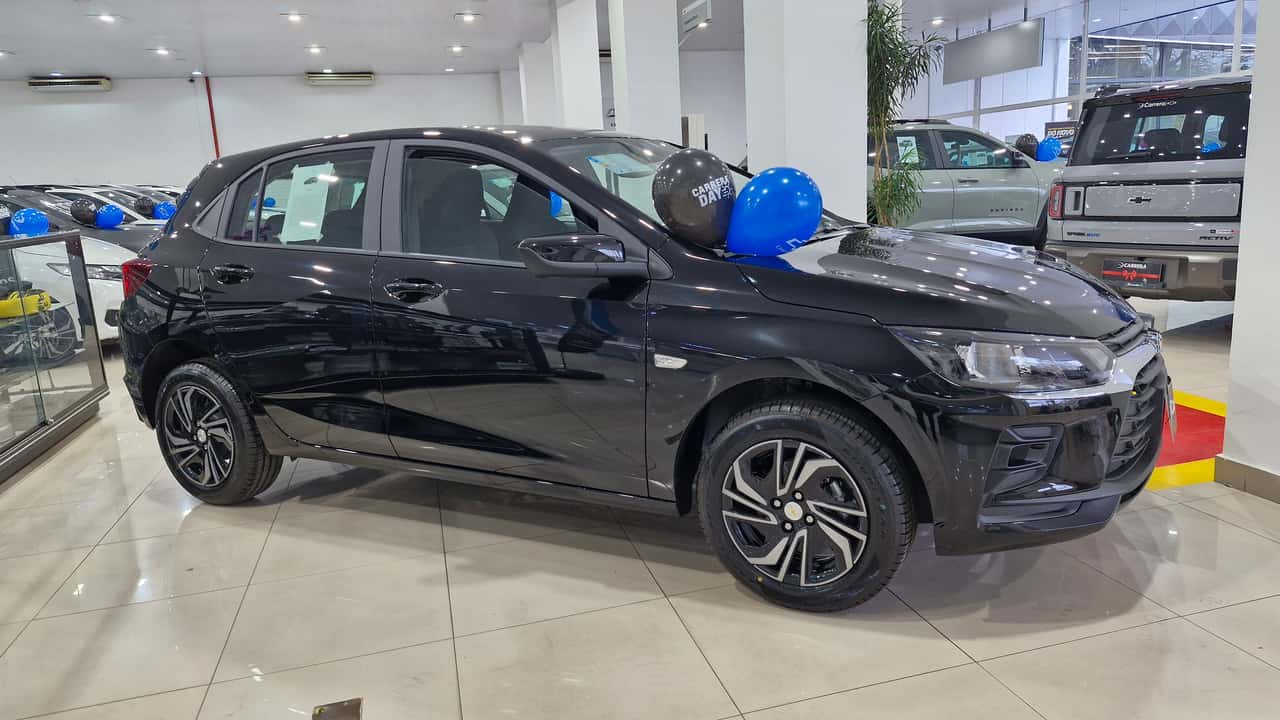 M1 nas lojas: Chevrolet Onix 1.0 MT 2026 