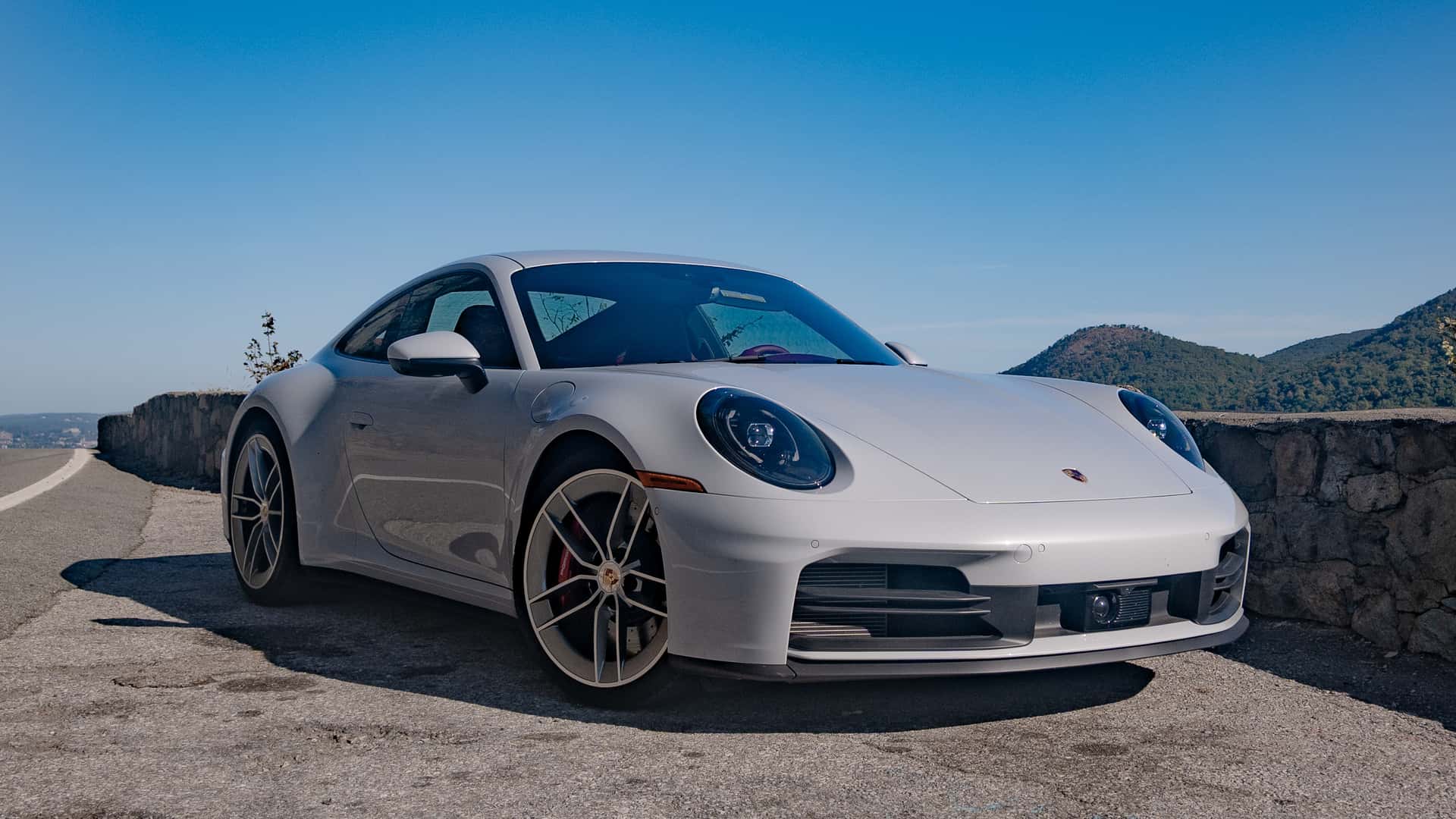 https://cdn.motor1.com/images/mgl/1Z2N2K/s1/2025-porsche-911-carrera-s.jpg