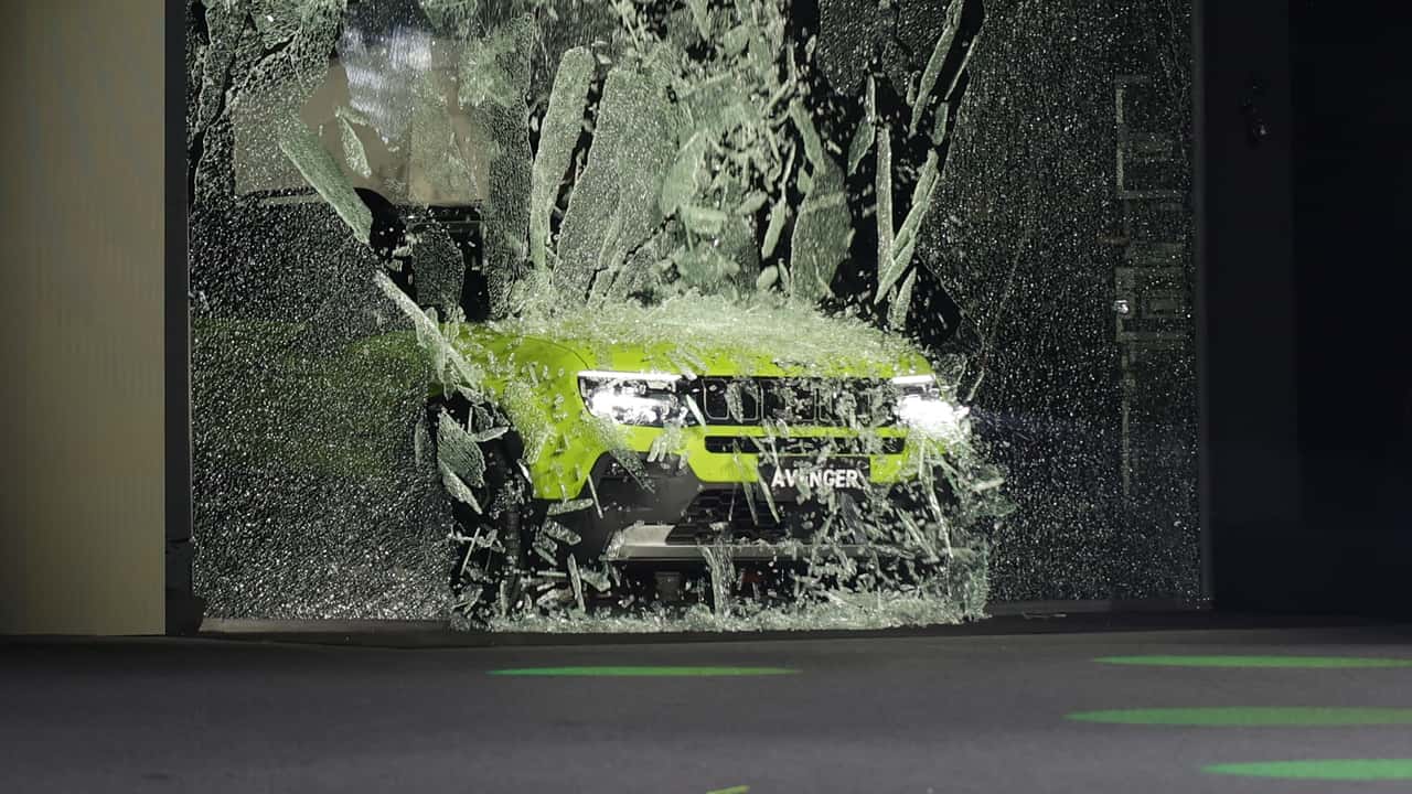 Jeep Avenger chega ao Brasil em 2026 com ChatGPT integrado e conviverá com Renegade