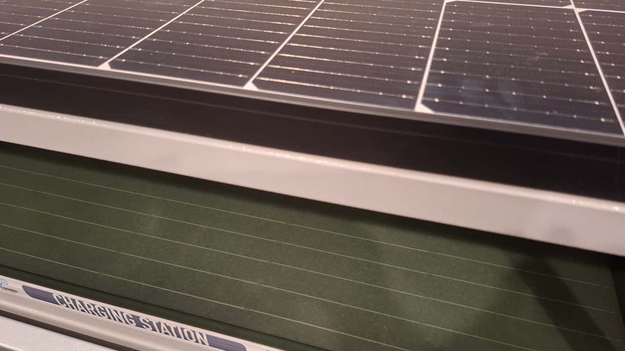 La stazione di ricarica su rimorchio per bici elettriche