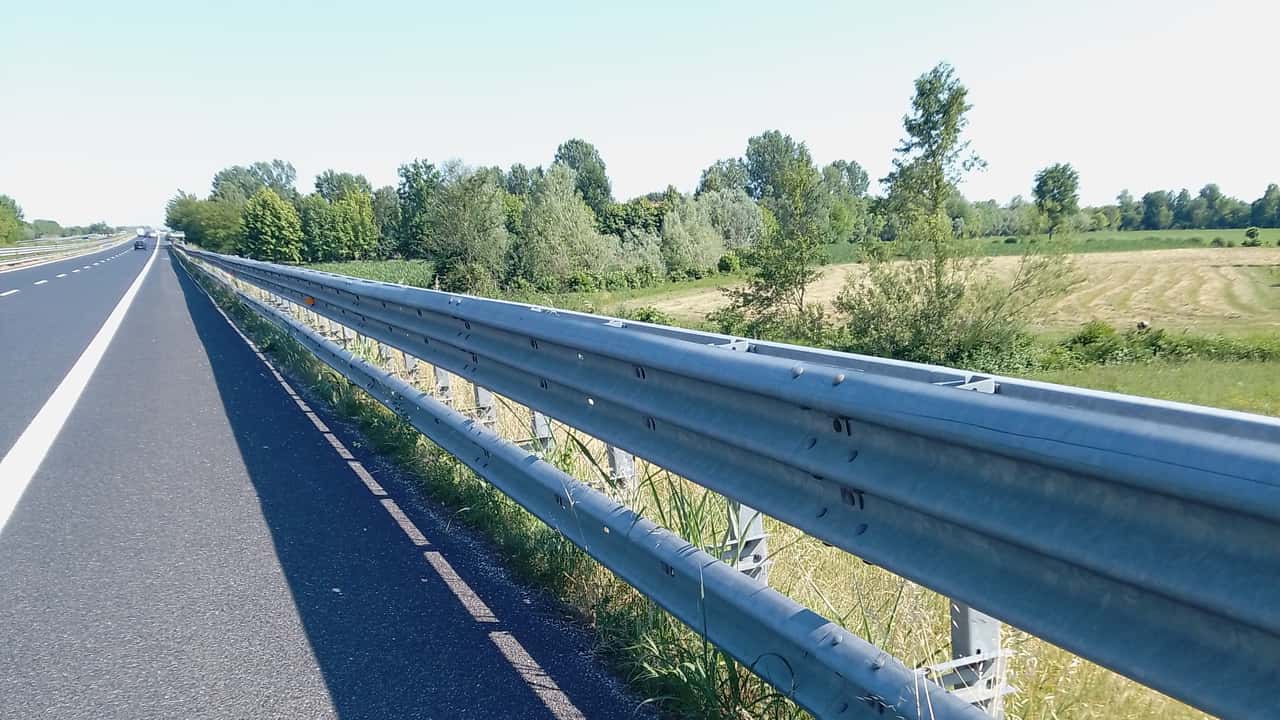 SUV troppo pesanti per le barriere degli anni '90, non reggono più