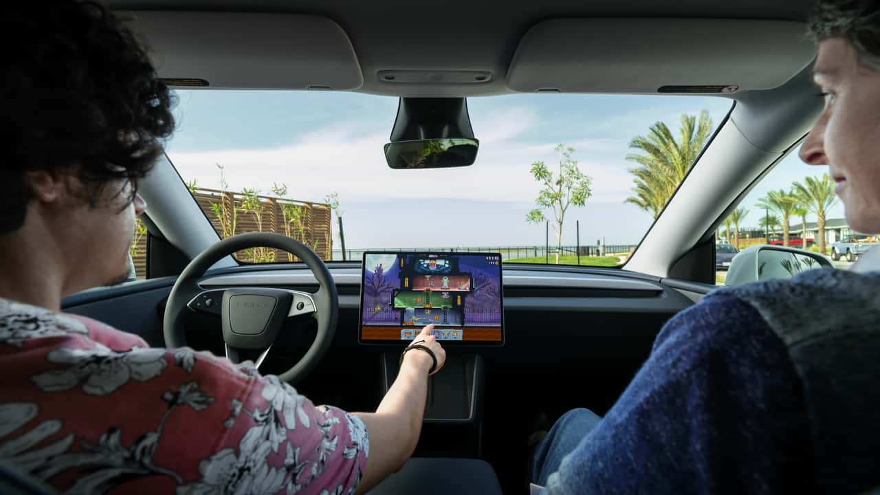 Tesla's Model 3 And Model Y Standard Lose The AM And FM Radio