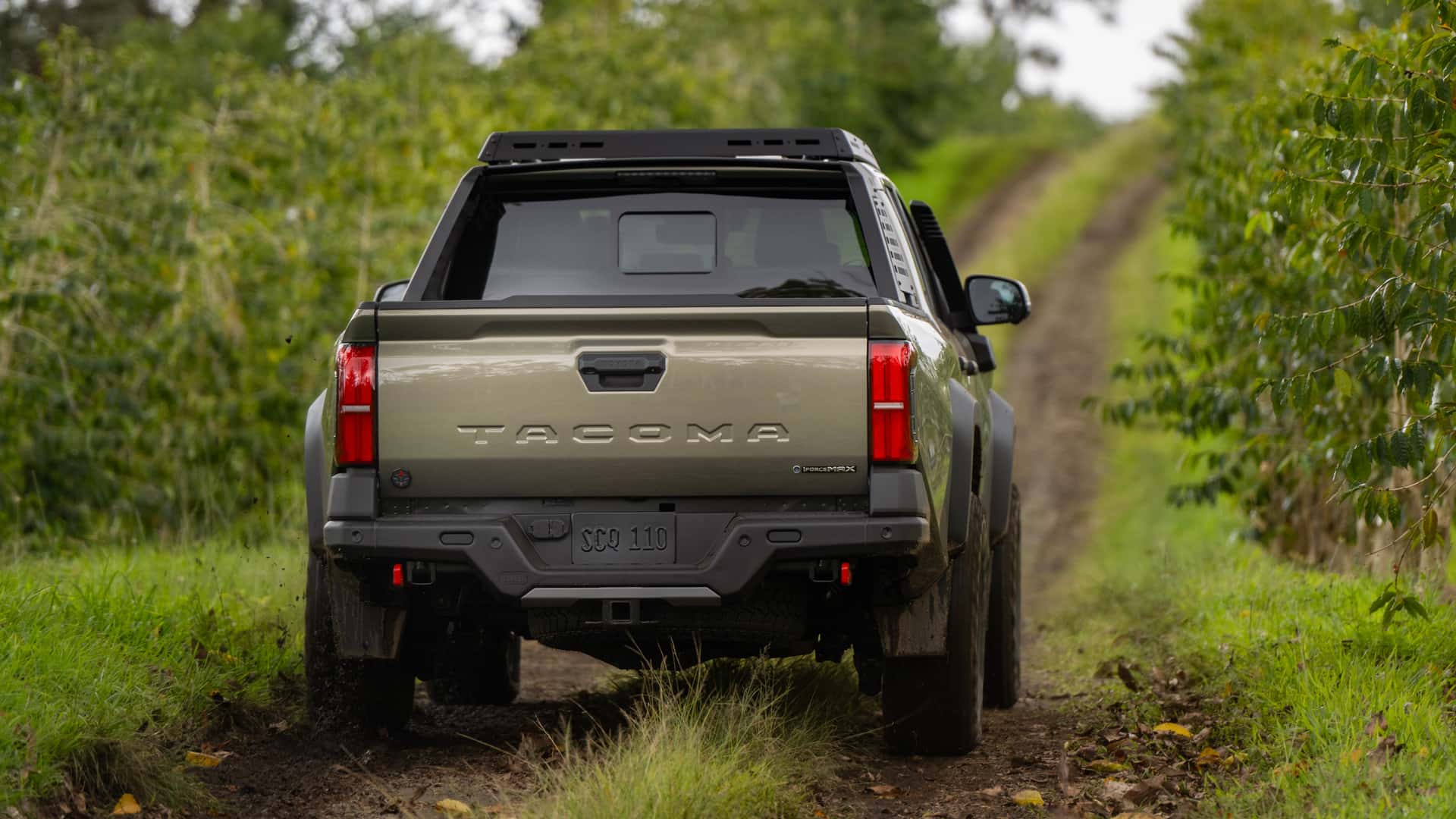 https://cdn.motor1.com/images/mgl/1Z42Mq/s1/2024-toyota-tacoma-trailhunter.jpg