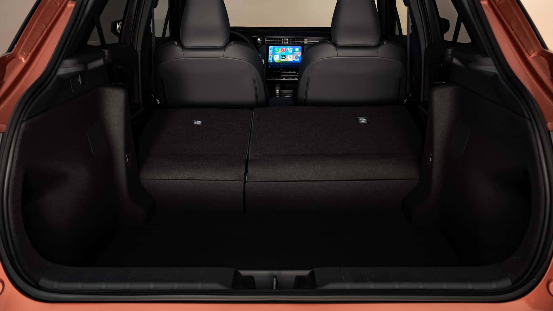 https://cdn.motor1.com/images/mgl/1Z491W/s1/foto---lexus-lbx-2023-photogallery---immagini.jpg