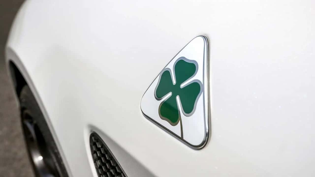 tesla-model-3-vs-alfa-romeo-giulia-quadrifoglio-sfida-tra-presente-e-futuro