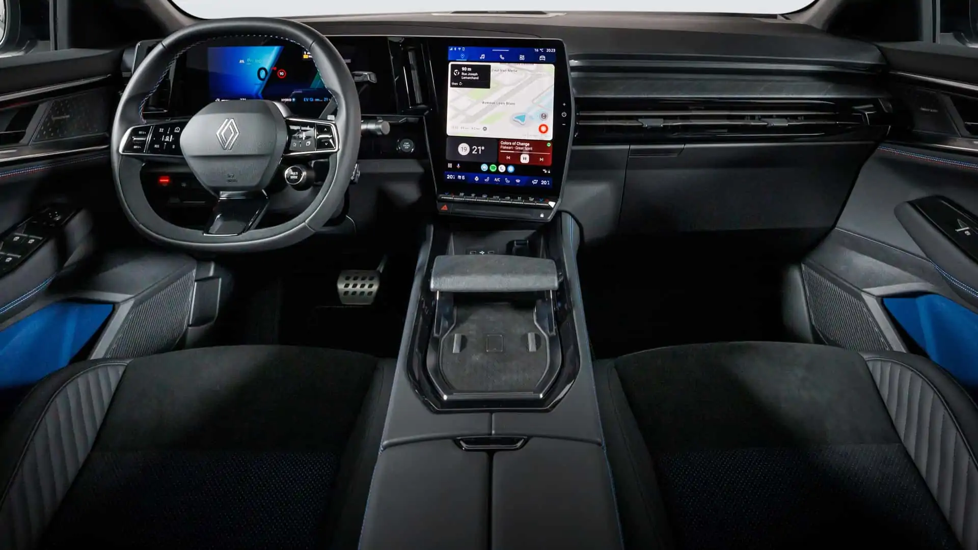https://cdn.motor1.com/images/mgl/1Z4Wxw/s1/2024-renault-rafale-interior.webp
