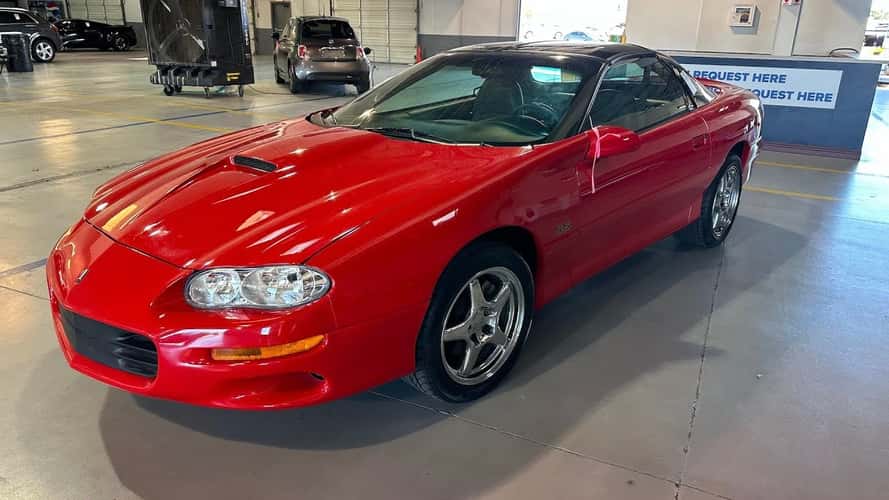 2000 Chevy Camaro SS With 108 Miles Heads To Auction Looking Factory Fresh