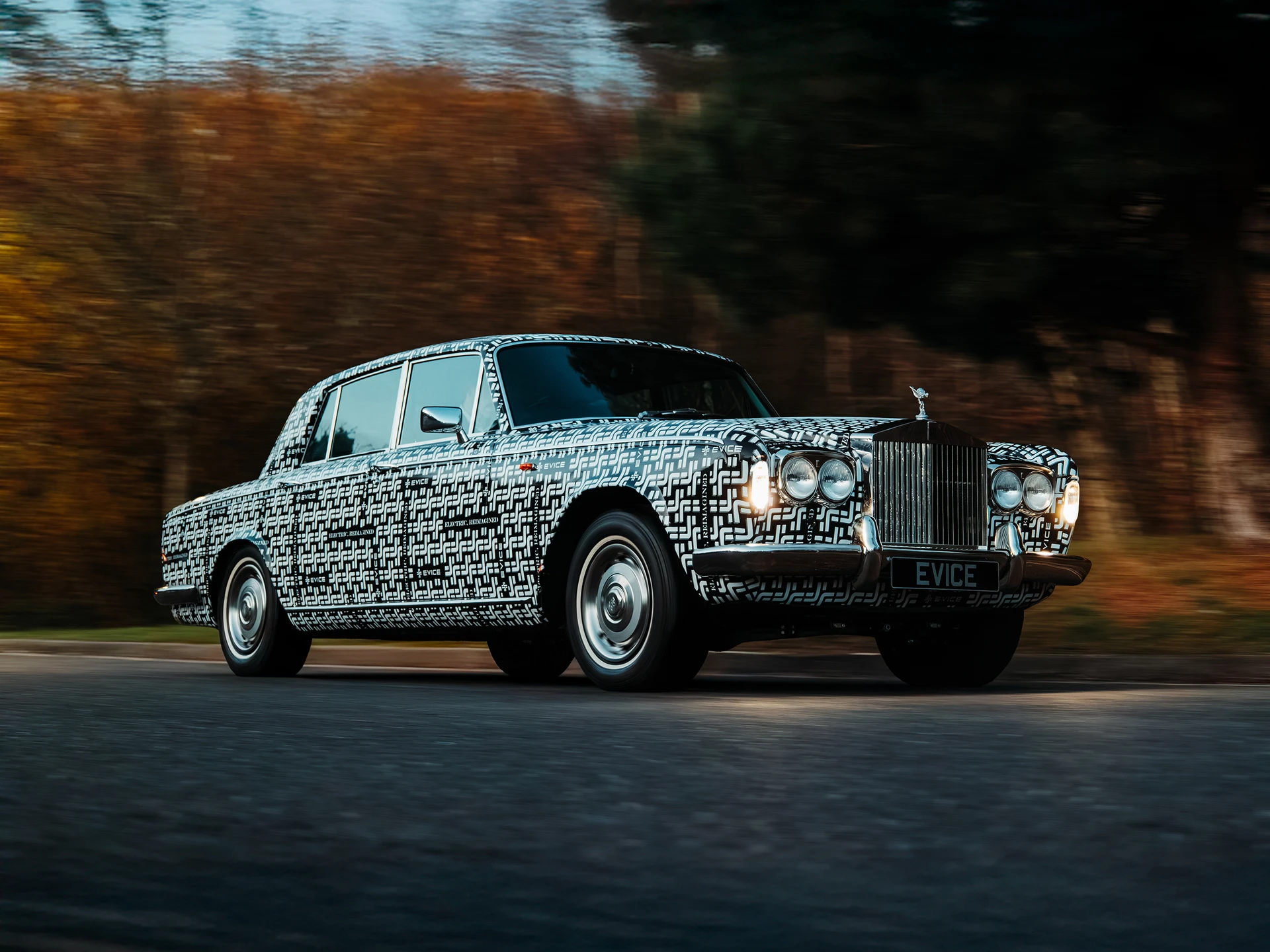 Rolls-Royce Silver Shadow reimagined with 400 bhp for 2025