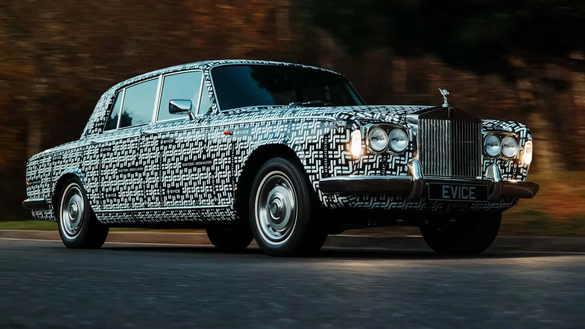 Rolls-Royce 創業記念メダル 1枚 Rolls-Royce Silver Shadow reimagined with 400 bhp for 2025