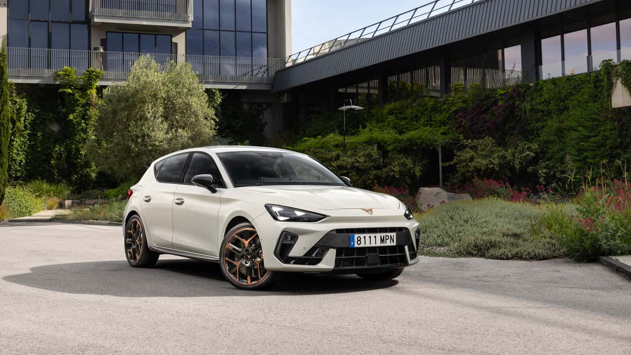 Cupra Leon ibrida plug-in restyling, la prova di Motor1.com