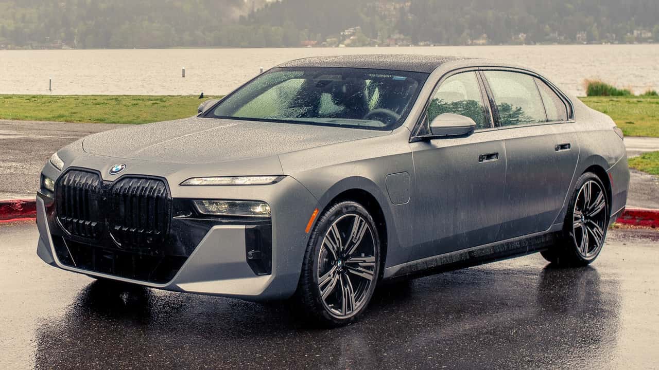 2024 BMW 750e xDrive