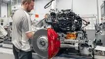 Bentley Ultra Performance Hybrid V8 (2024)