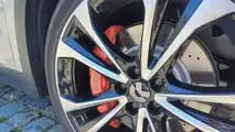 Nio EL8 (2024): Sechs-Kolben-Bremse am Vorderrad