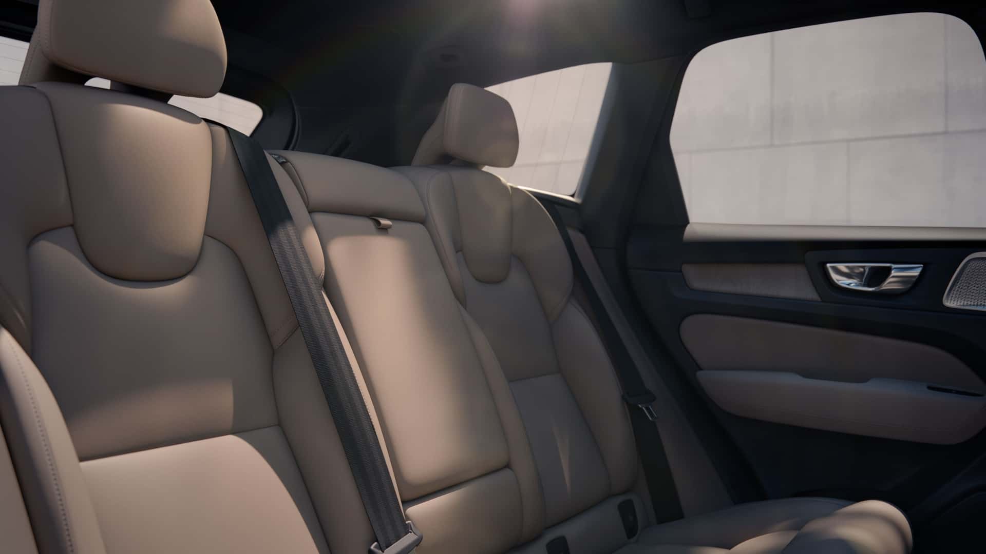 Задний ряд Volvo XC60 2028