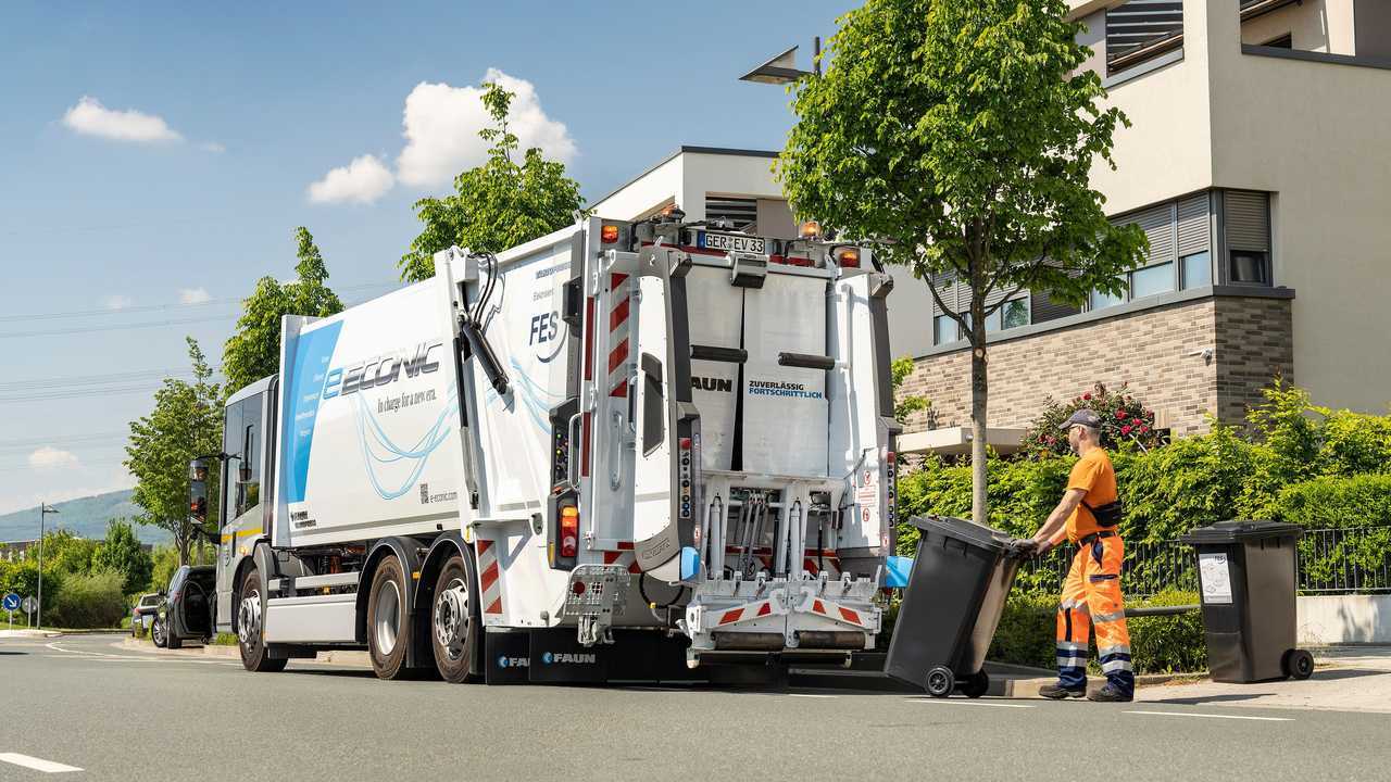 Mercedes-Benz eEconic in prima linea nella raccolta rifiuti a Francoforte