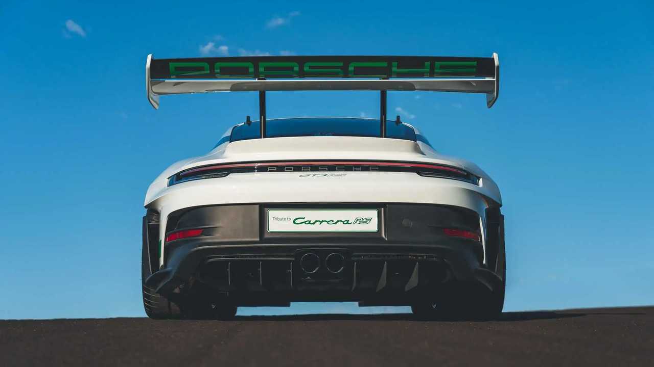 Photos - La nouvelle Porsche 911 GT3 RS célèbre les 50 ans de la Carrera RS 2.7
