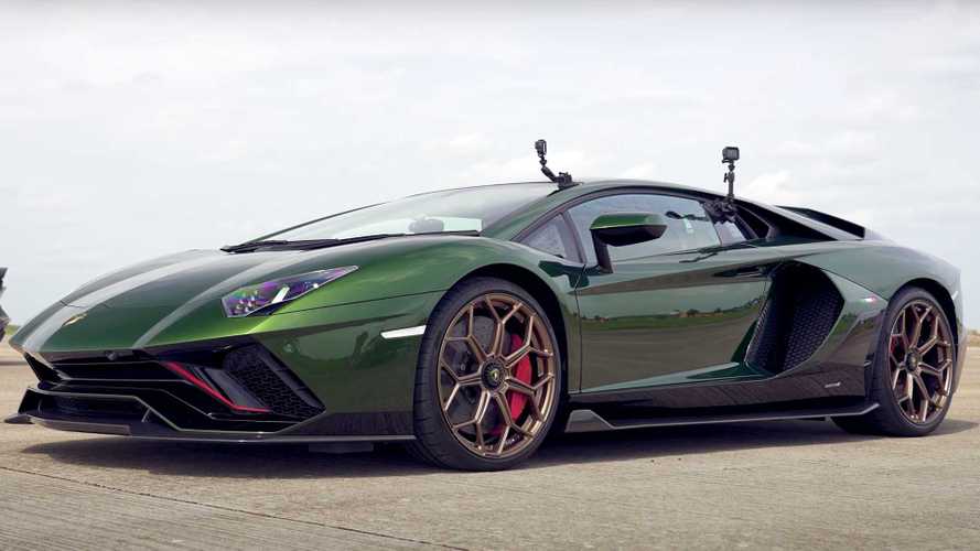 Drag Race Antar-Lamborghini Aventador dari Model Basis hingga SVJ