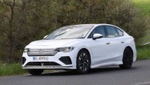 Vue trois-quarts avant du prototype Volkswagen Aero B 2023
