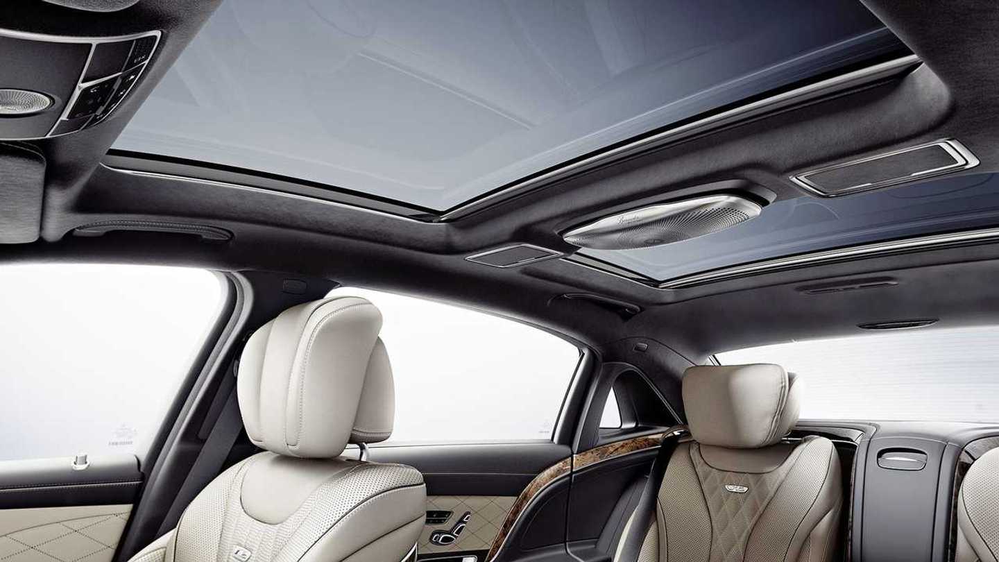 Come fa la Maserati MC20 Cielo a oscurare il tetto con un dito