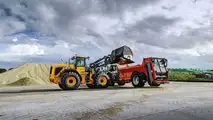 JCB lancia la pala gommata 457S