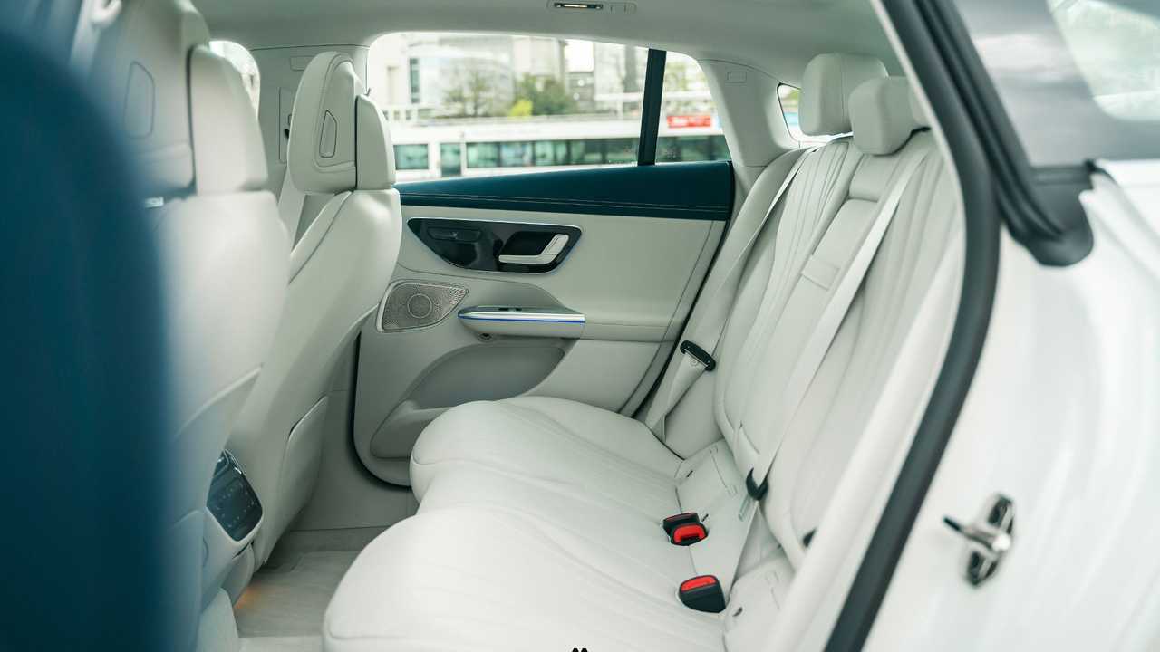 Sièges arrière d'essai Mercedes-Benz EQE 350+