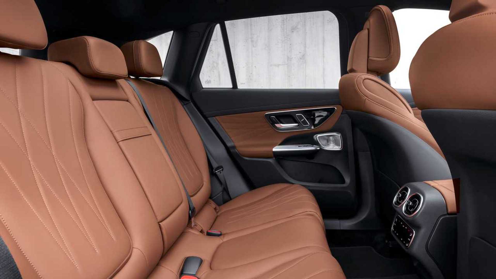 Mercedes GLC, dimensioni e bagagliaio del SUV medio con la Stella