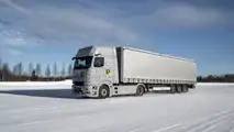 FOTO - Mercedes eActros: test al Circolo Polare