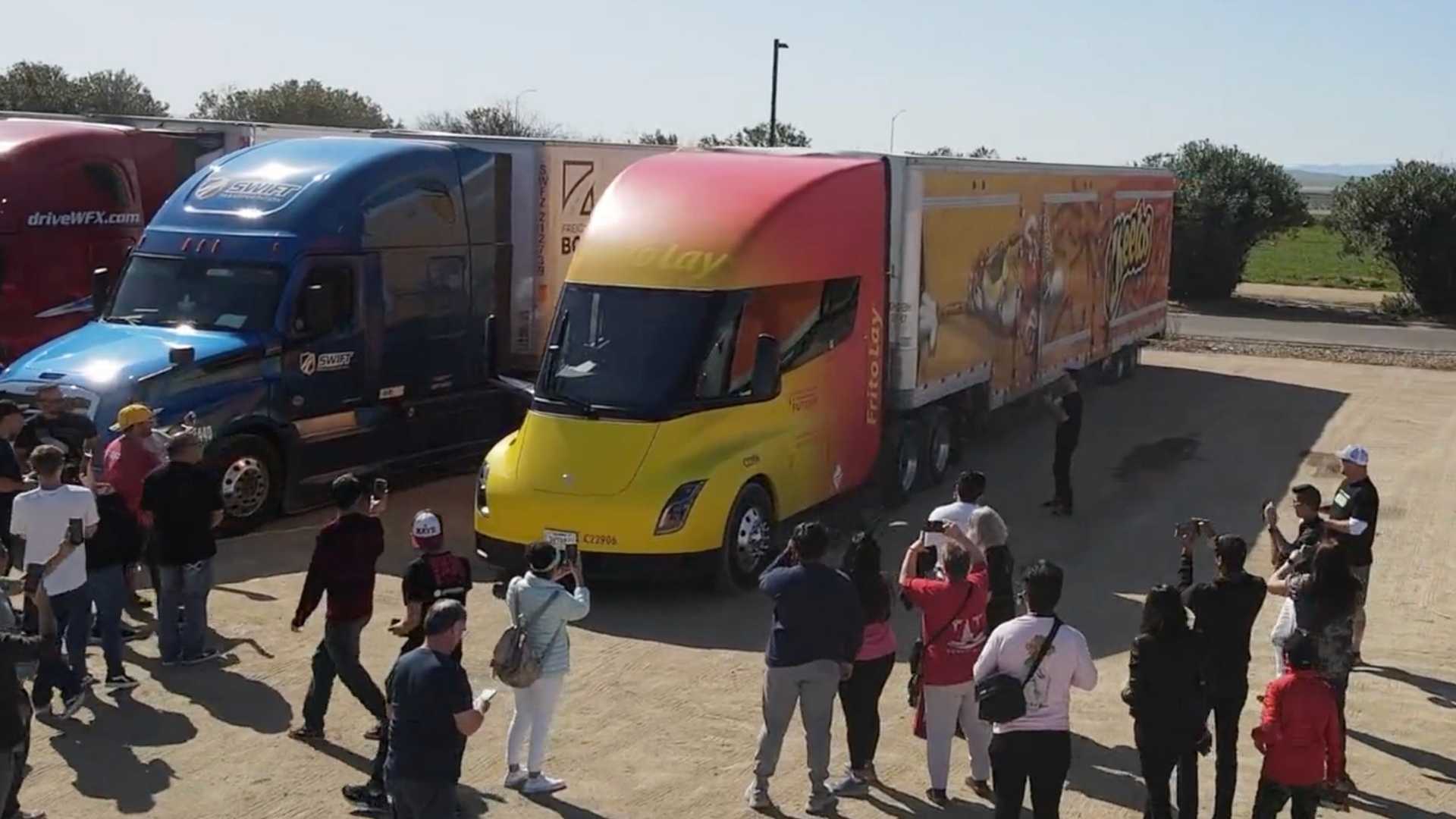 Watch Tesla Semi Steal Show At Harris Ranch Tesla Takeover Event