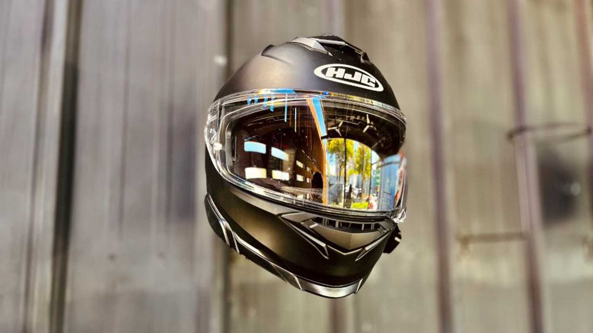 Gear Review: HJC i71 Full Face Helmet