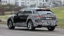 Audi Q8 facelift new spy photo