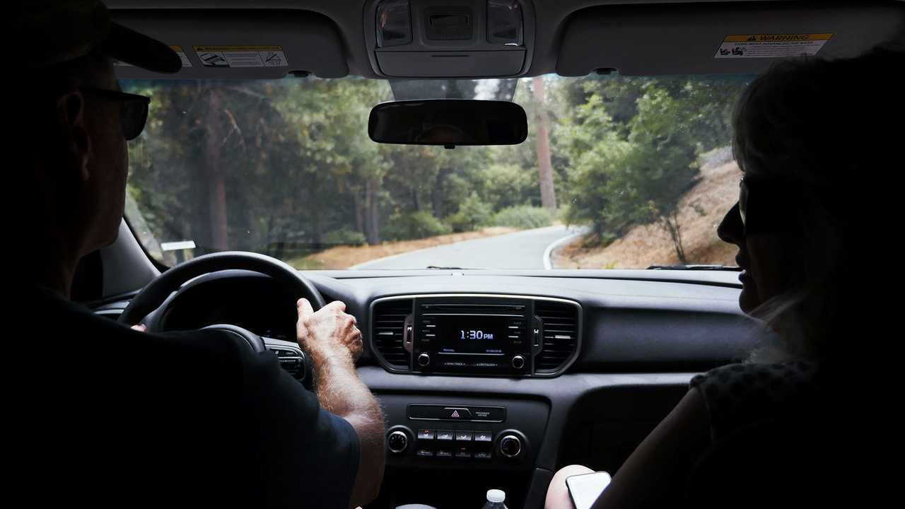 Due persone in auto