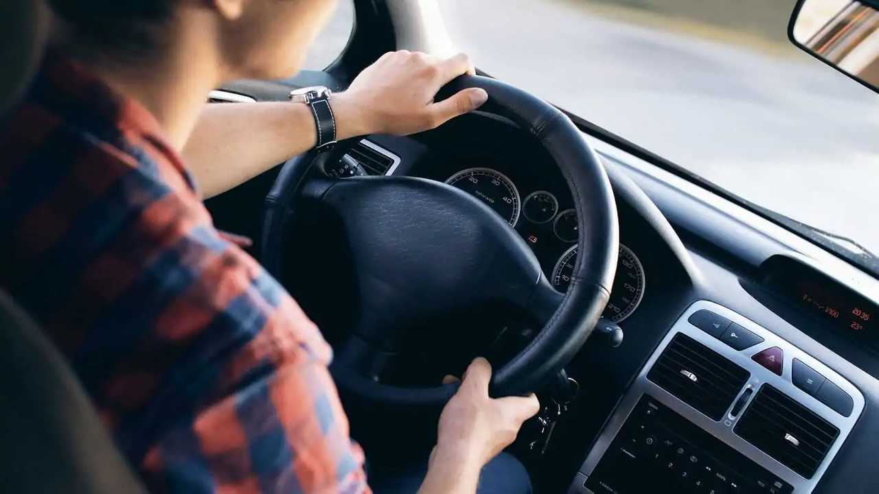 Quanto sono (in)disciplinati gli italiani al volante?