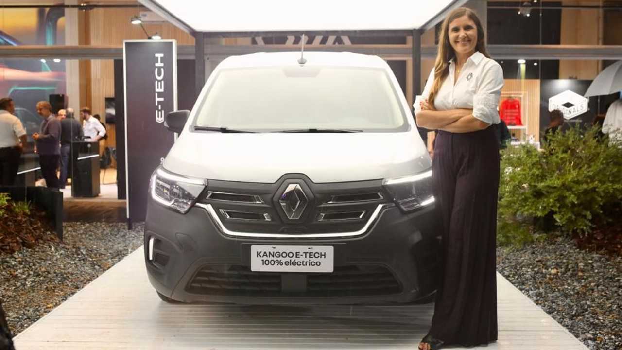 VALENTINA-SOLARI-RENAULT
