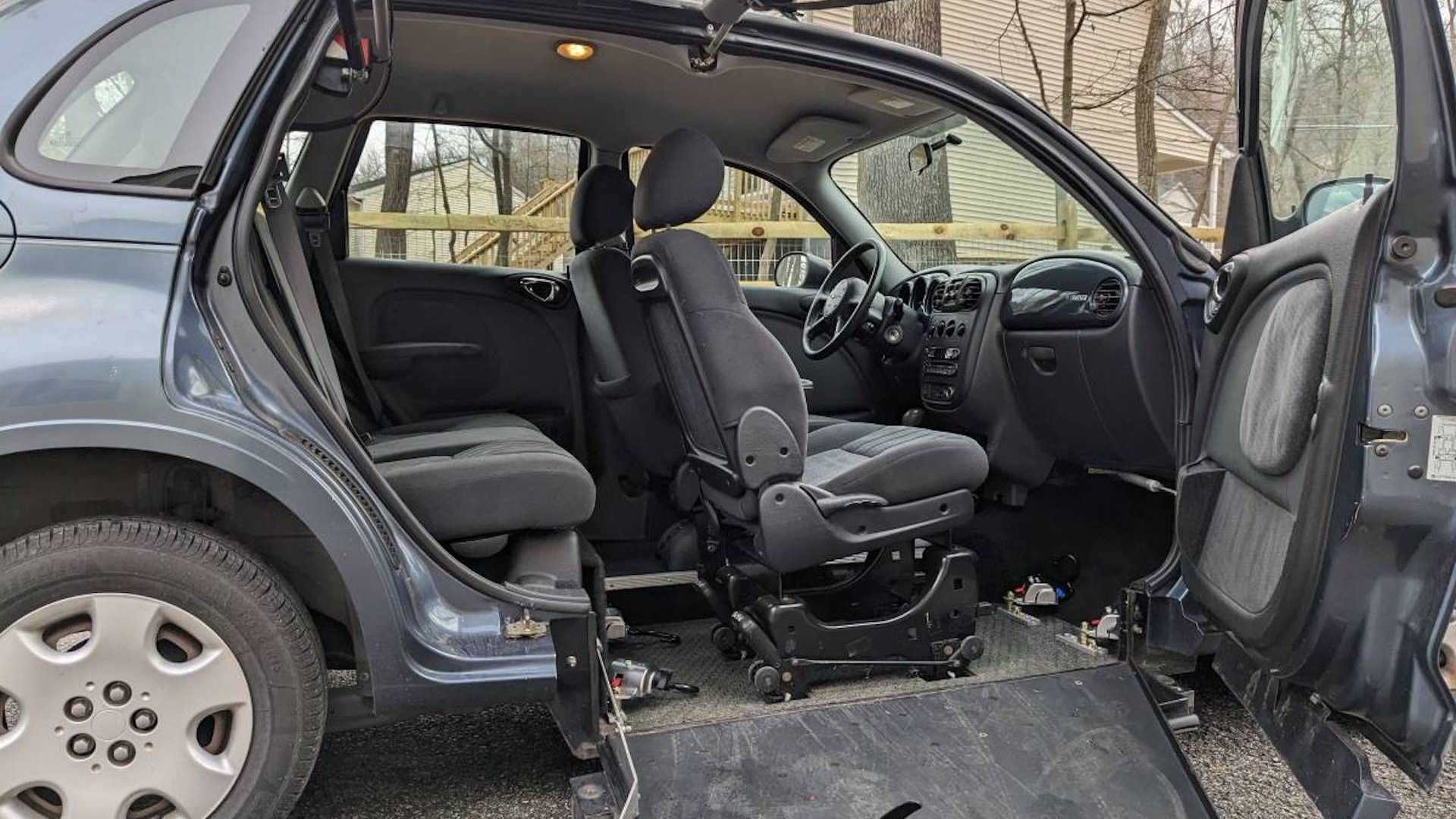 chrysler-pt-cruiser-with-gullwing-door.jpg