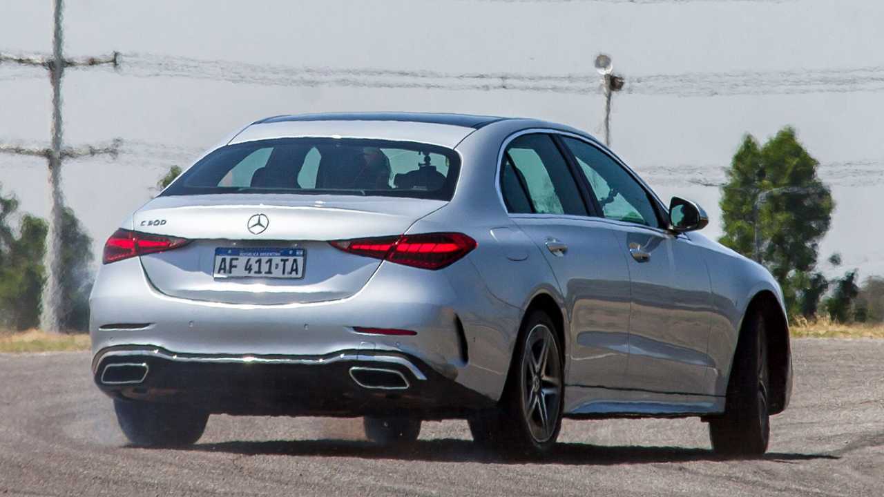 006451_Hernando Pollicelli_MB c300_Pista