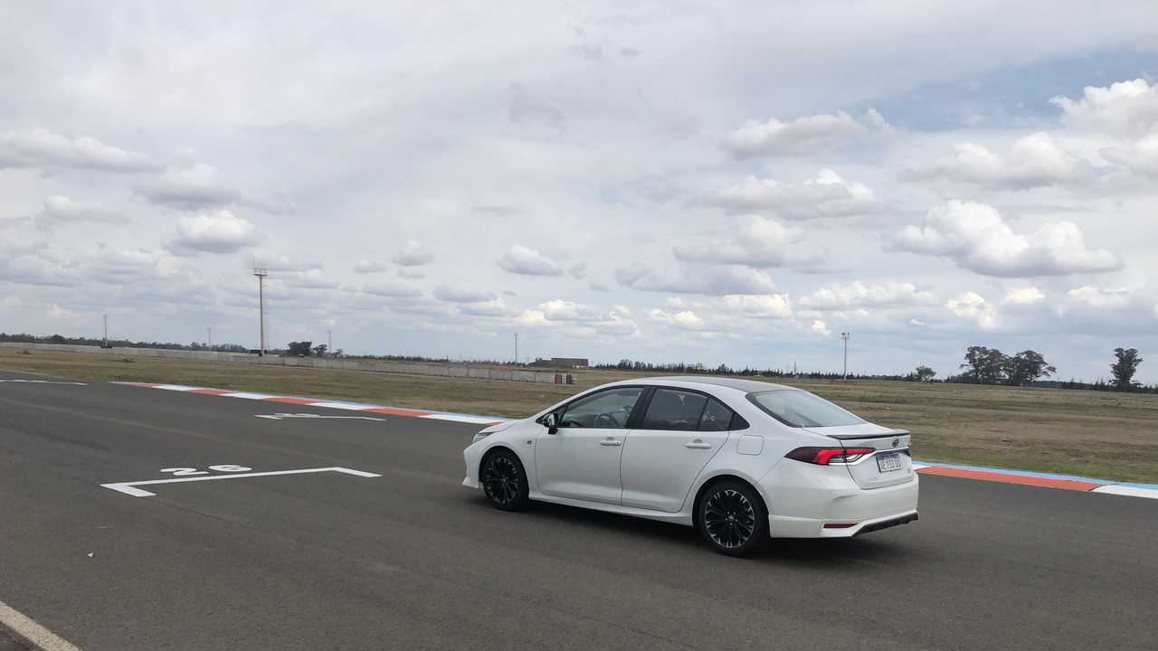 COROLLA-GRSPORT-14