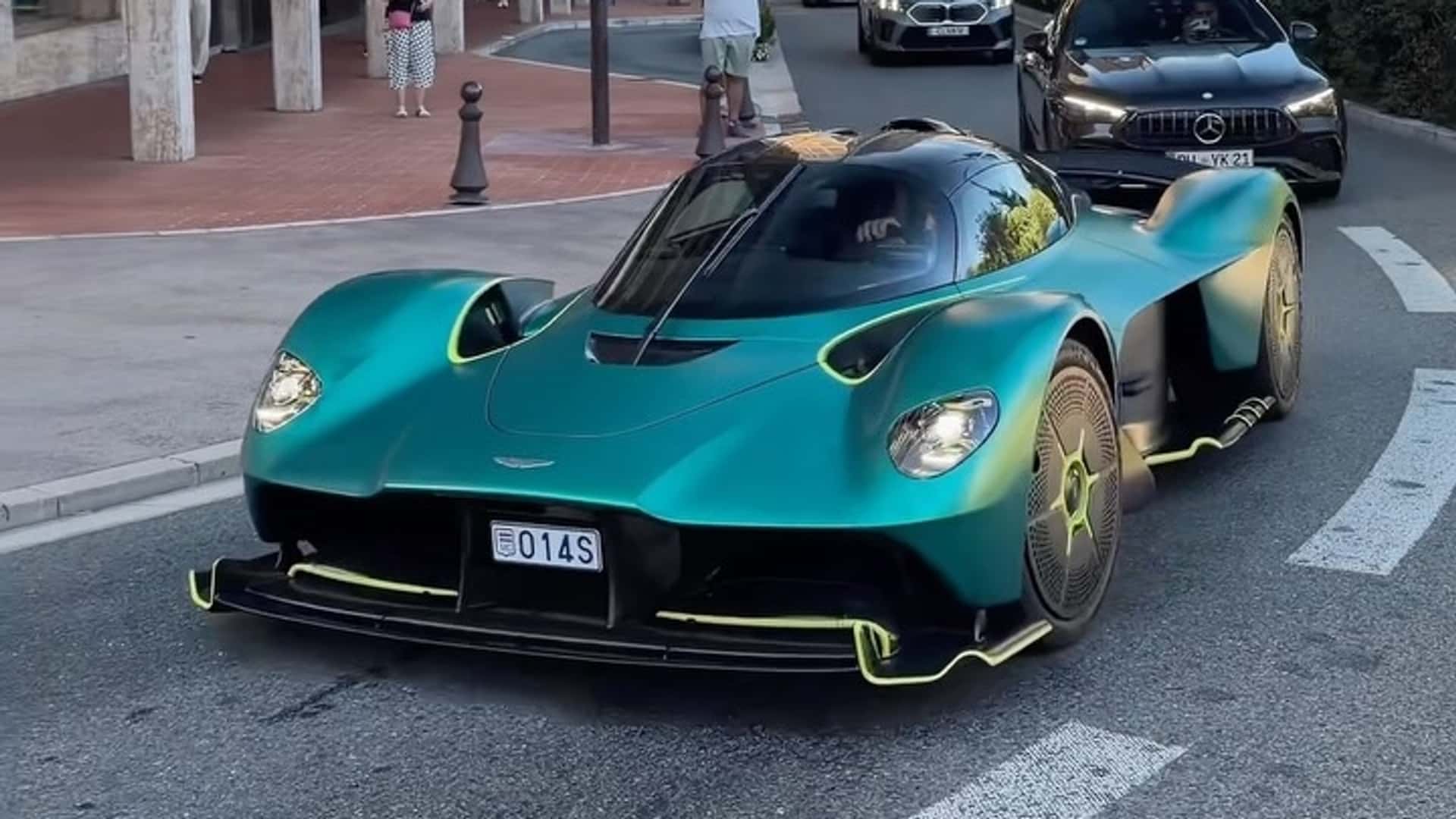 Alonso Desata el V12 de su Valkyrie: Un Rugido F1 en el Corazón de Mónaco