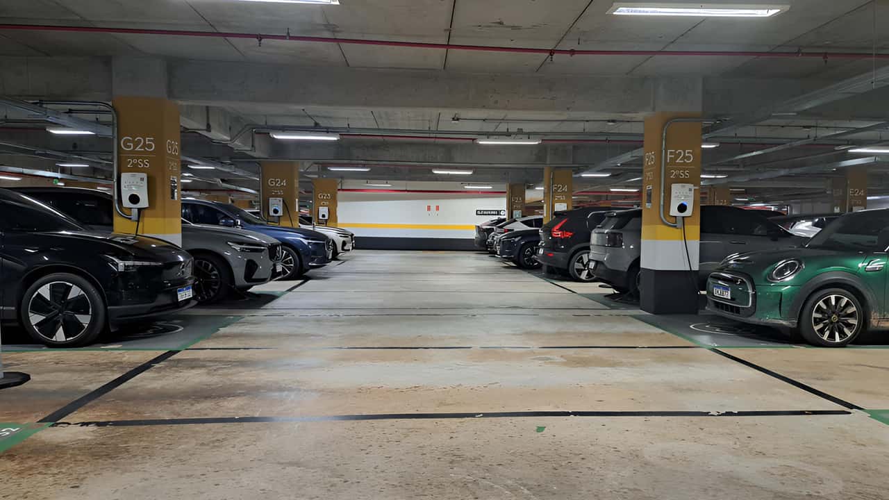 Bombeiros de SP divulgam regras para recarga de elétricos em condomínios