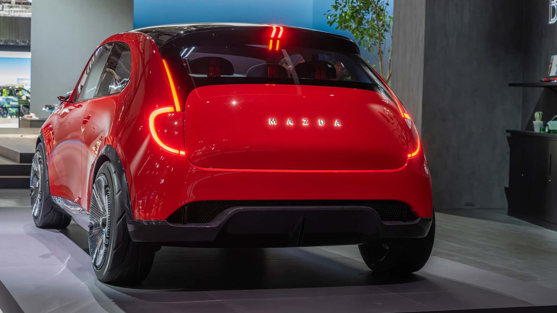 https://cdn.motor1.com/images/mgl/1Zw6mp/s1/2025-mazda-vision-x-compact-concept.jpg