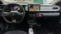 Renault Twingo Electric Evolution (2026): Die Blende vor dem Beifahrersitz ist hier stets weiß